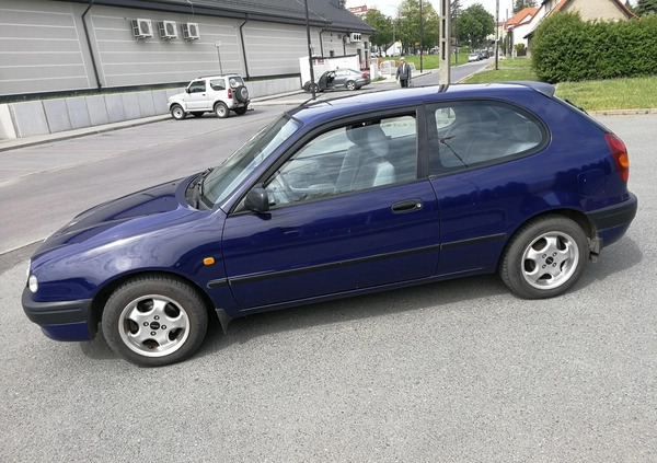 Toyota Corolla cena 4700 przebieg: 144000, rok produkcji 1999 z Sobótka małe 379